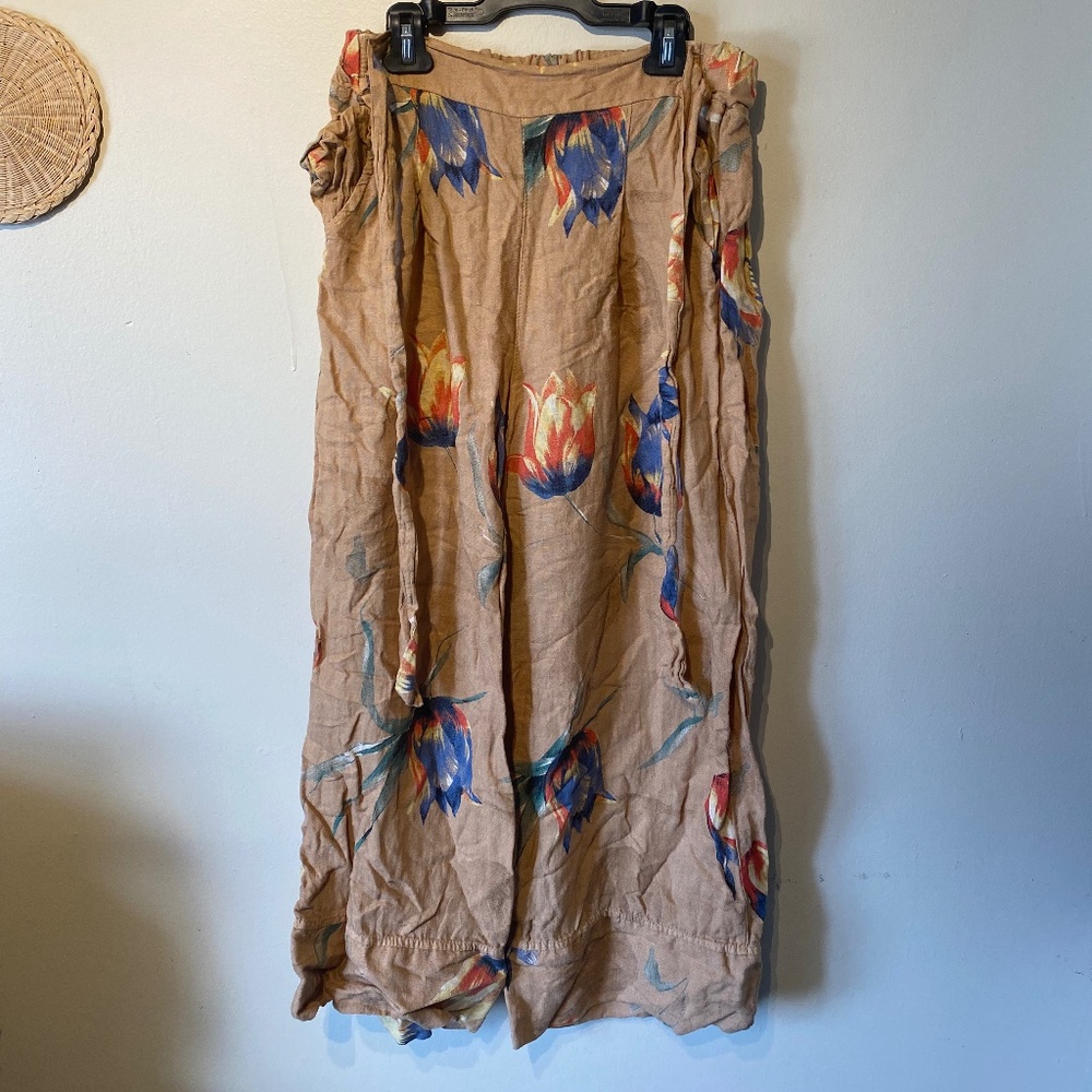 Cassie gugere size medium made in Italy linen calf length pants…